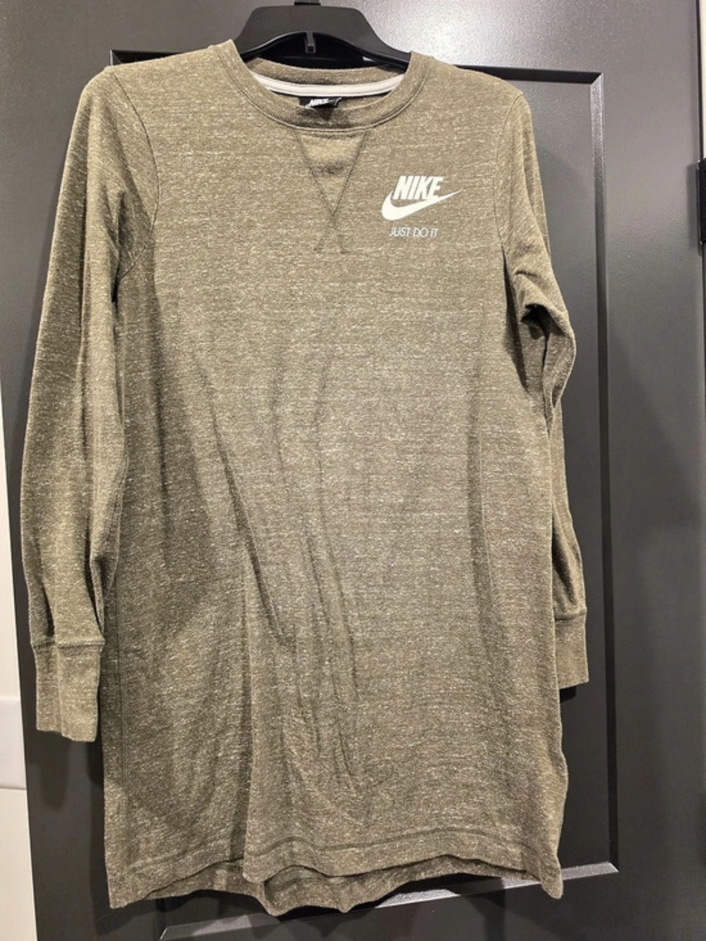 Nike Long Sleeve Tee in Green Like New